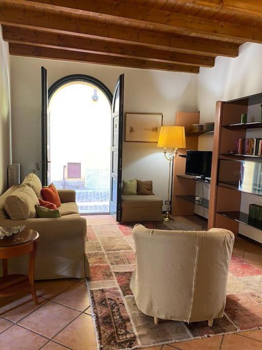 La Casa Nel Borgo Apartment Анджера Екстериор снимка