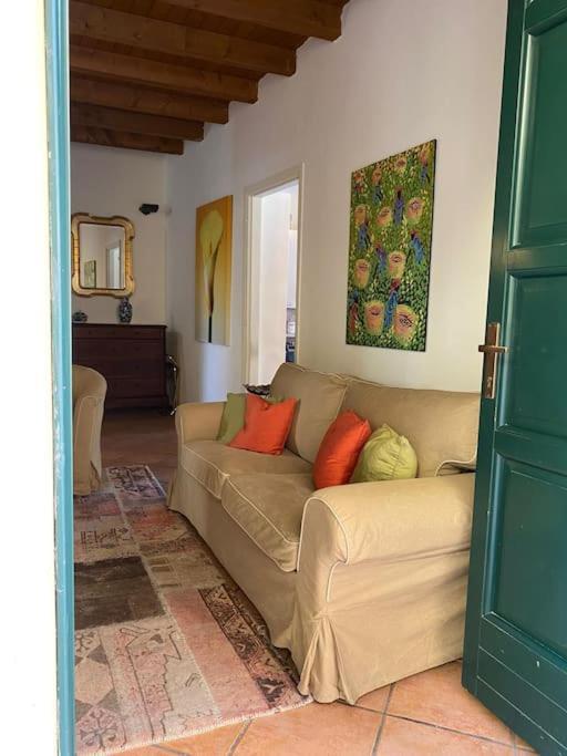 La Casa Nel Borgo Apartment Анджера Екстериор снимка